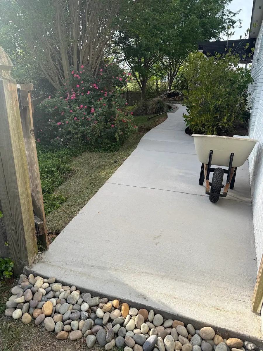 Concrete walkway poured in Central Mississippi